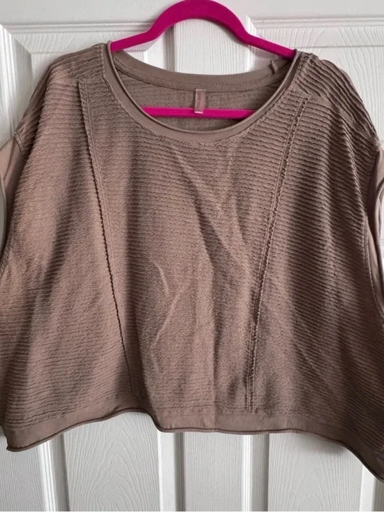 Free people Top - Picture 1 of 3